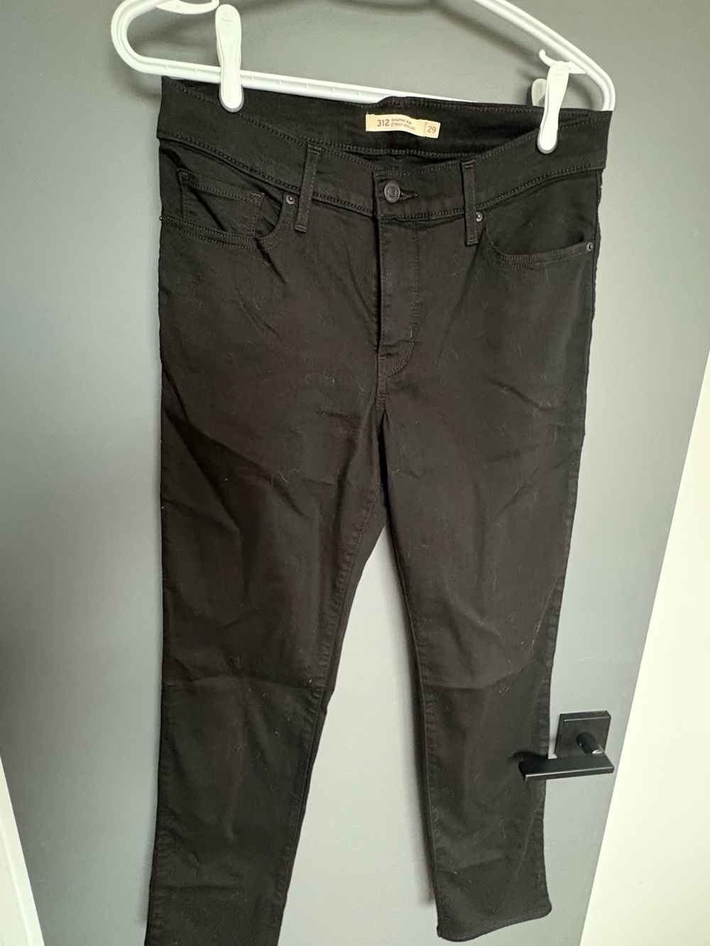 Black Women’s Levi Skinny Jeans